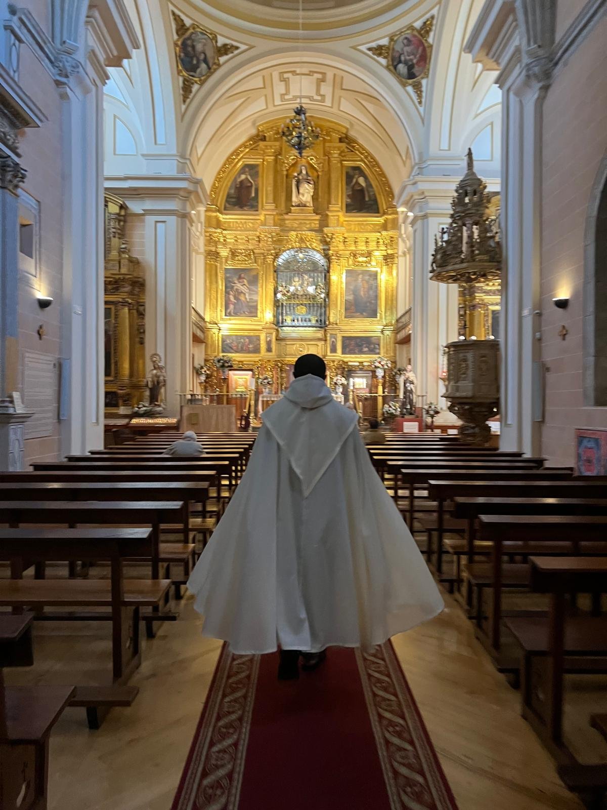 Approaching the high altar at Alba de Tormes, where Teresa rests